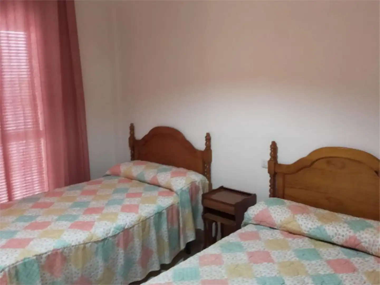 Schlafzimmer von Einfamilien-Reihenhaus zum Verkauf in Adamuz mit Klimaanlage, Möbliert und Balkon