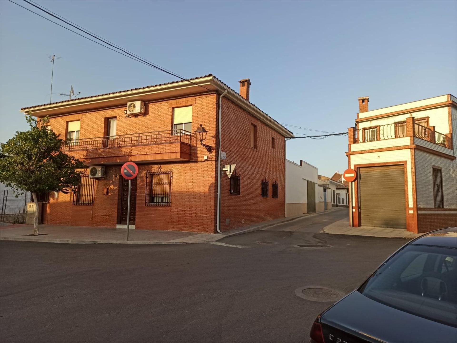 Vista exterior de Casa o xalet en venda en San Sebastián de los Ballesteros amb Aire condicionat i Balcó