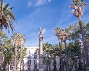 Exterior view of Flat for sale in  Barcelona Capital  with Air Conditioner and Balcony