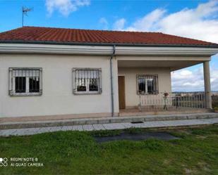 Exterior view of Single-family semi-detached for sale in  Madrid Capital