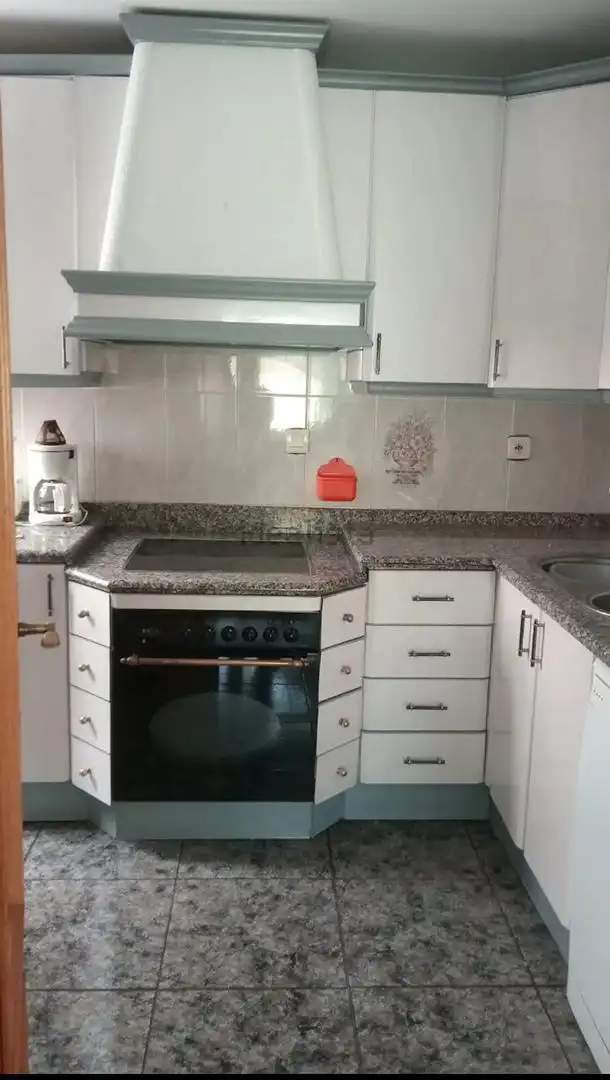 Dúplex en venta en Calle Santiago, 1, Valencia de Alcántara Cocina de Dúplex en venta en Valencia de Alcántara con Aire acondicionado, Terraza y Trastero