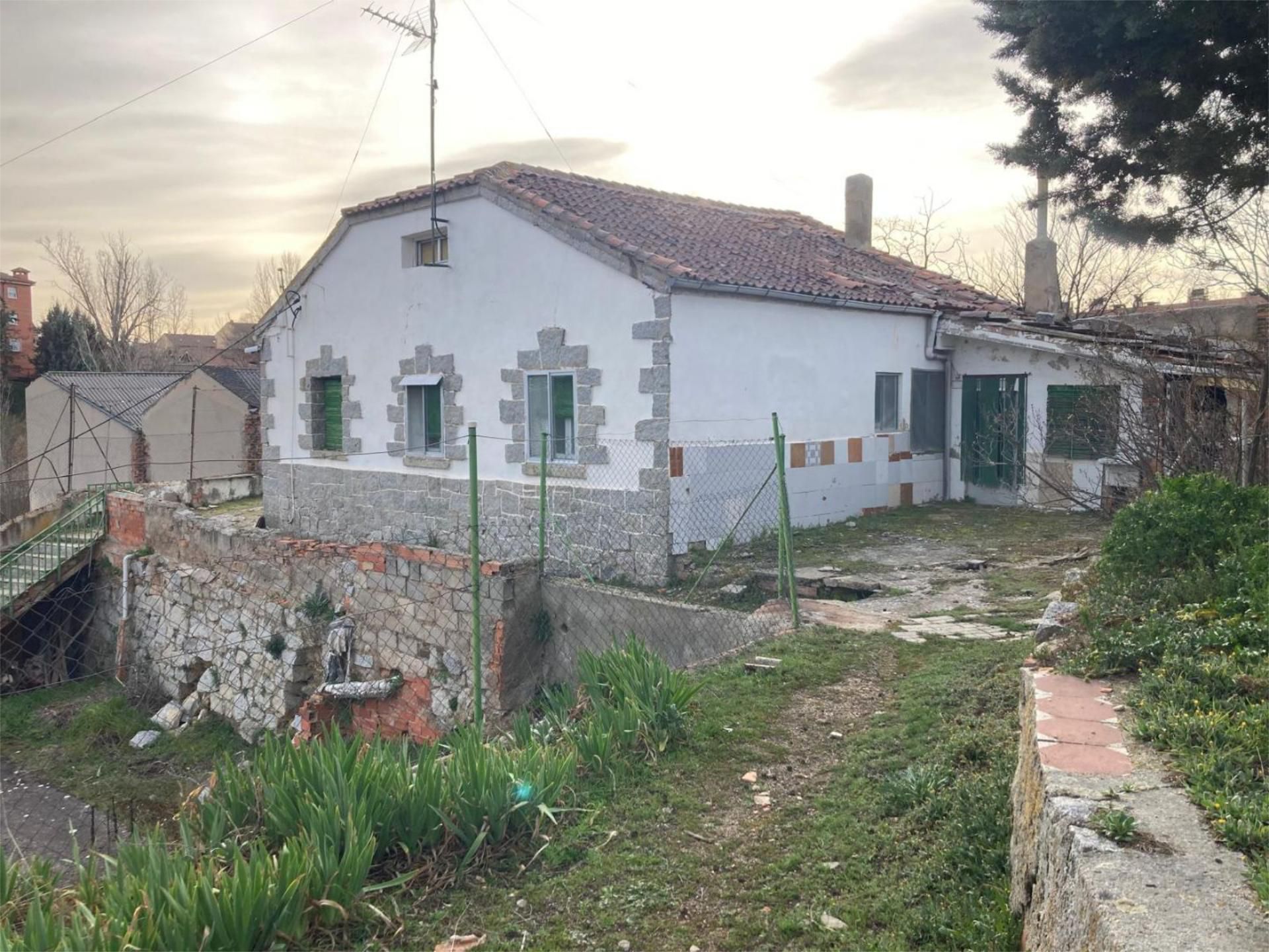 Vista exterior de Casa o xalet en venda en Segovia Capital amb Terrassa