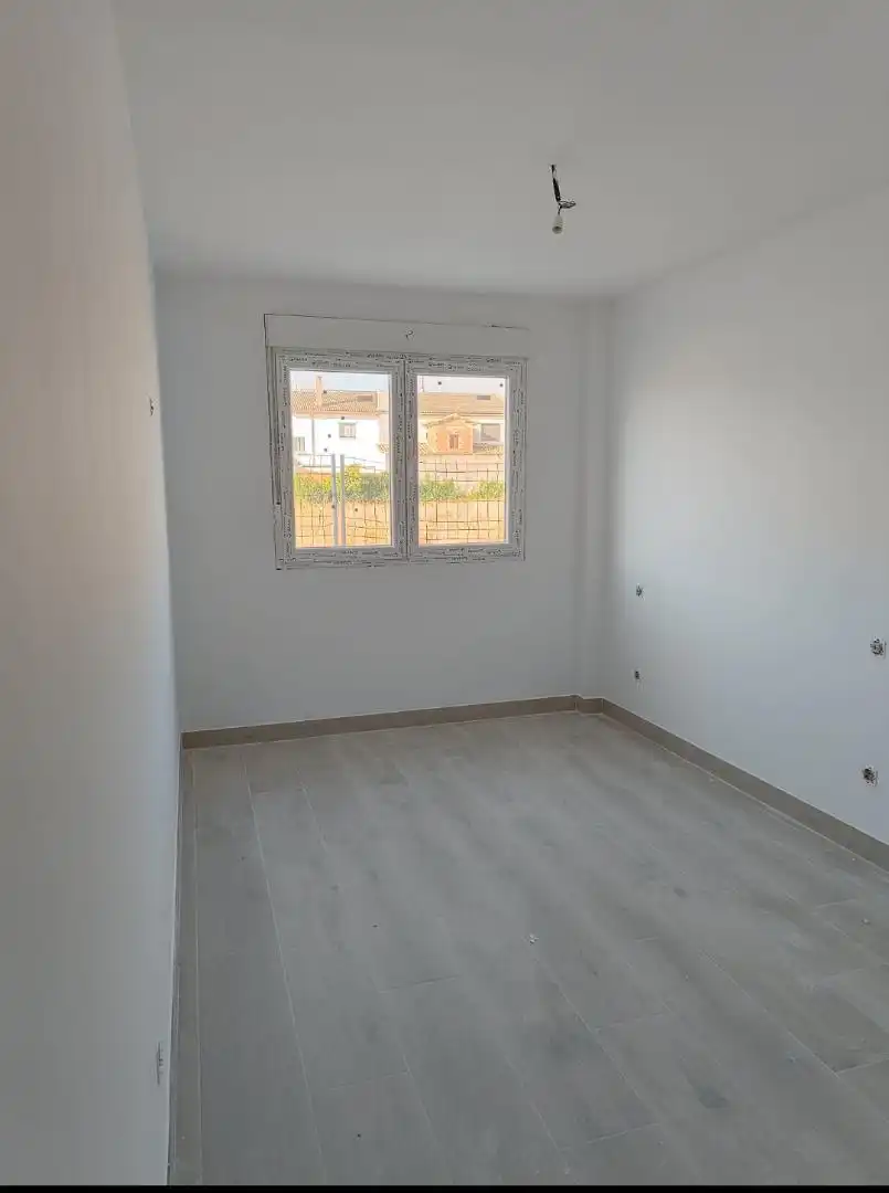 Piso en venta en Calle Norte, San Mateo de Gállego Habitación de Piso en venta en San Mateo de Gállego con Jardín privado