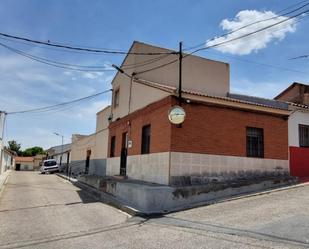 Vista exterior de Casa adosada en venda en Santo Domingo-Caudilla amb Aire condicionat