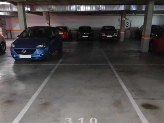 Garaje en Alquiler en Calle de la Guarda Cuidadosa, 6 en Los Molinos