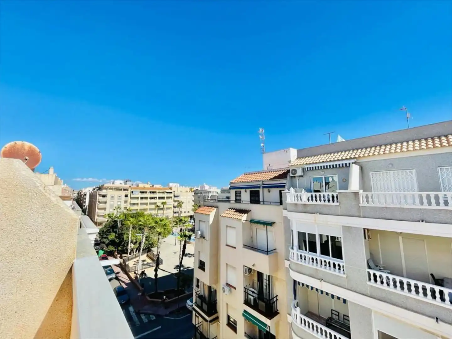 Àtic en venda a Calle Bergantin, 15, Zona Playa del Cura Vista exterior de Àtic en venda en Torrevieja amb Terrassa