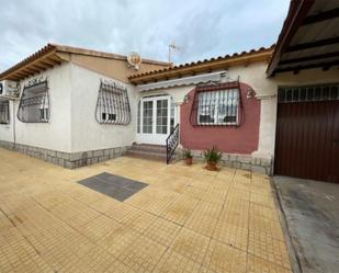 Vista exterior de Casa o xalet en venda en Cobisa amb Aire condicionat