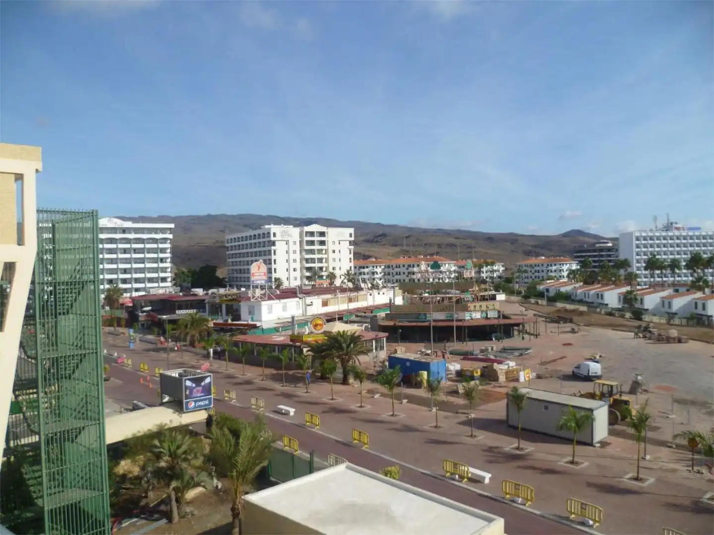 Flat for sale in Calle San Cristóbal de la Laguna, 7, Playa del Inglés Exterior view of Flat for sale in San Bartolomé de Tirajana with Air Conditioner, Heating and Private garden