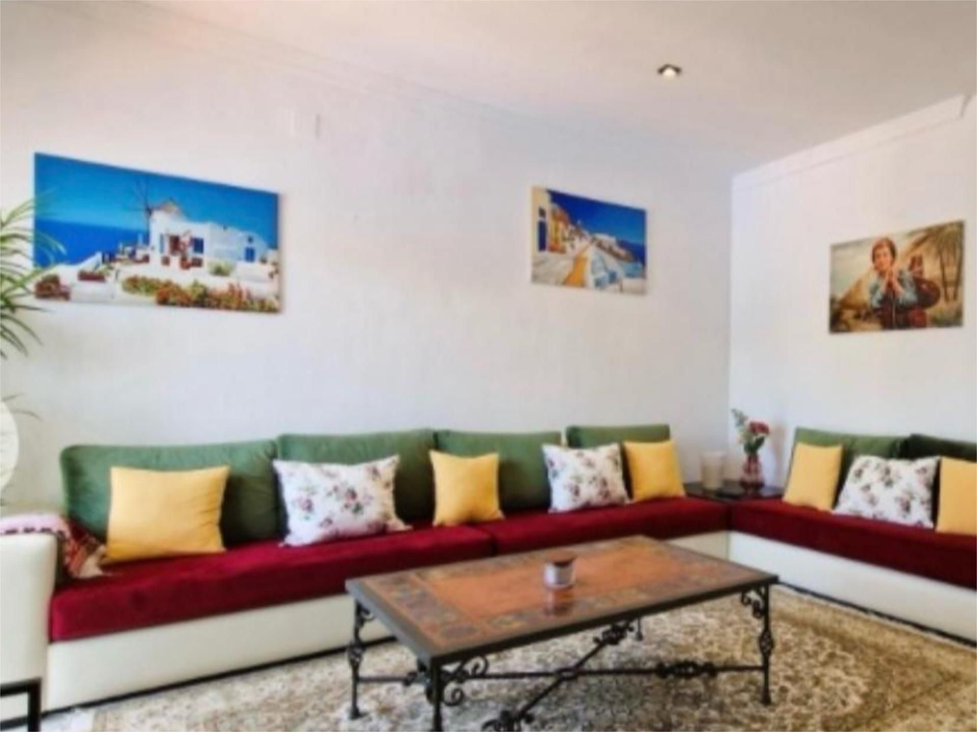 Sala d'estar de Casa o xalet en venda en Marbella amb Terrassa, Piscina i Balcó