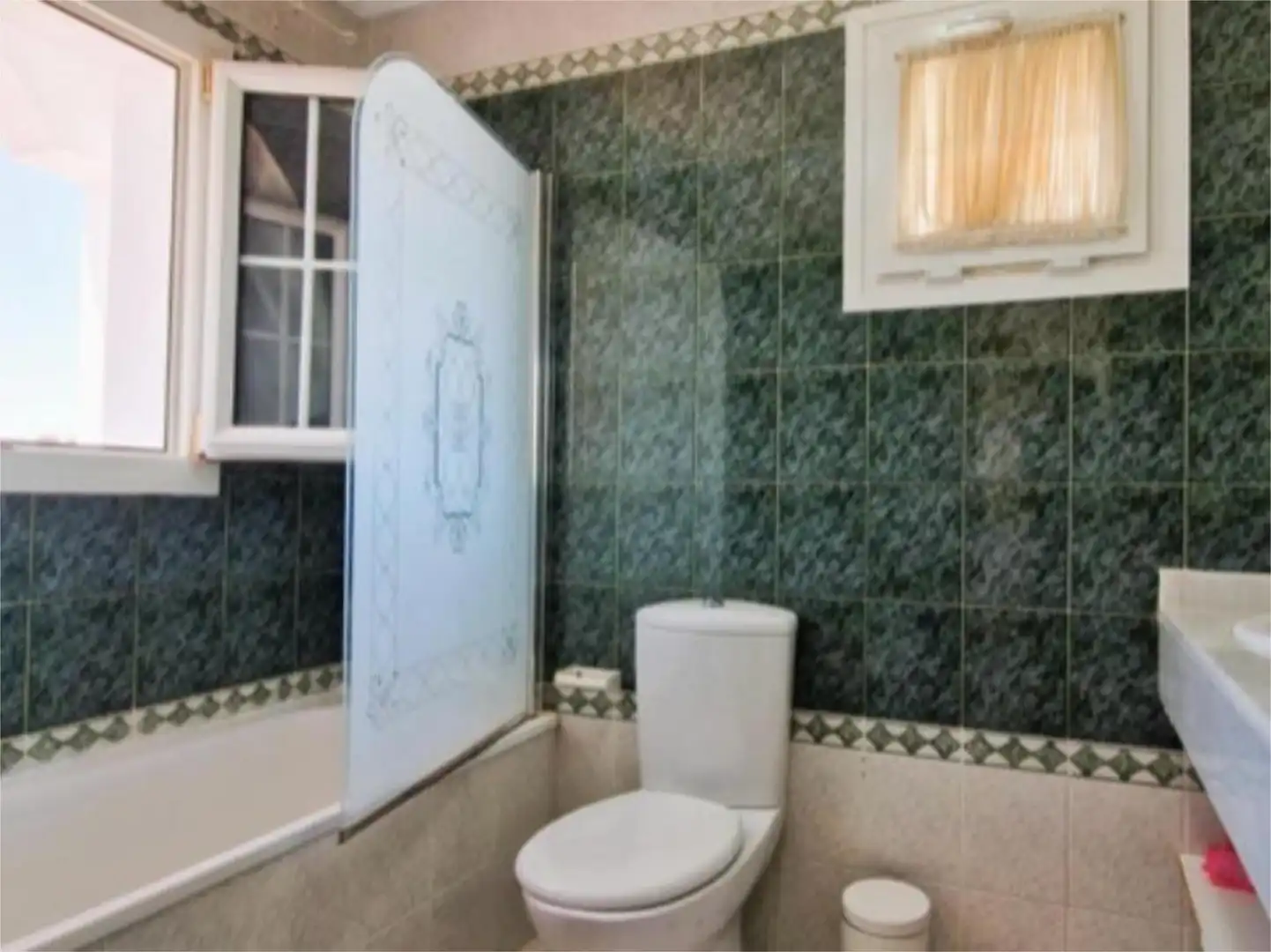 Casa o chalet de alquiler en Urbanizacion Villa Parra Palomeras, 112, Las Lomas de Río Verde Baño de Casa o chalet de alquiler en Marbella con Jardín privado, Terraza y Trastero