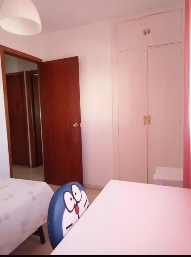 Habitación en Urbanizacion San Antonio, 2, El Rocío - La Milagrosa Habitación de Piso para compartir en Jerez de la Frontera con Aire acondicionado, Terraza y Amueblado