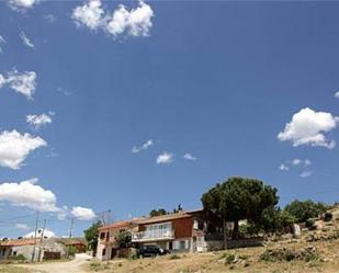 Vista exterior de Casa o xalet en venda en Santa María de la Alameda amb Terrassa i Balcó