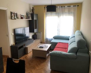 Sala d'estar de Pis en venda en Palazuelos de Eresma amb Terrassa, Piscina i Balcó