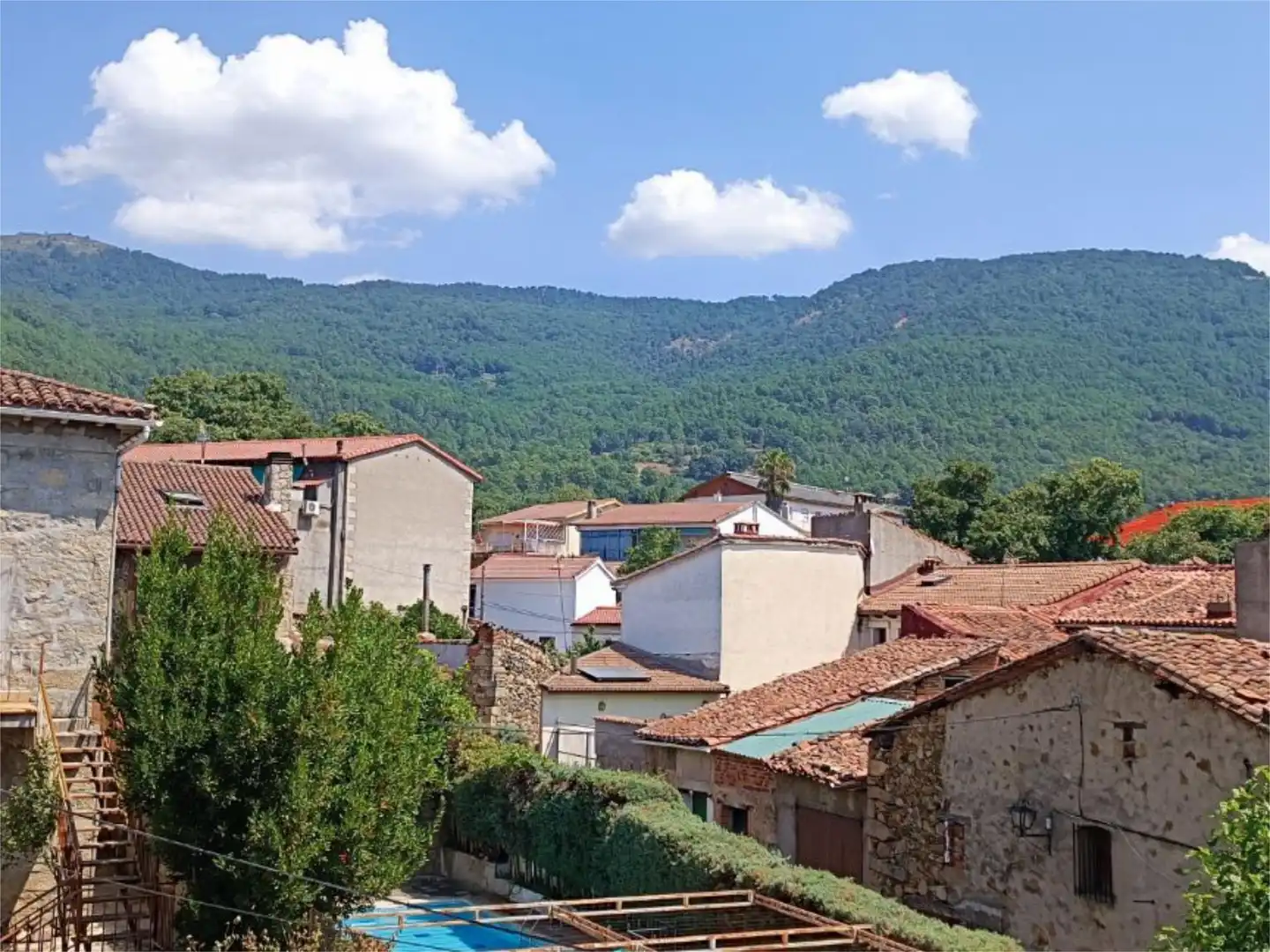 Wohnung zum Verkauf in Avenida Castilla y León, 61, Piedralaves Außenansicht von Wohnung zum Verkauf in Piedralaves mit Terrasse, Gemeinschaftsparkplatz und Balkon