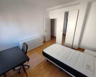 Bedroom of Flat to share in Salamanca Capital