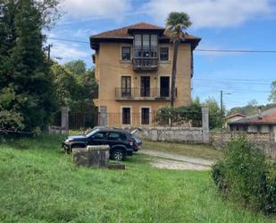 Vista exterior de Finca rústica en venda en Llanes amb Jardí privat