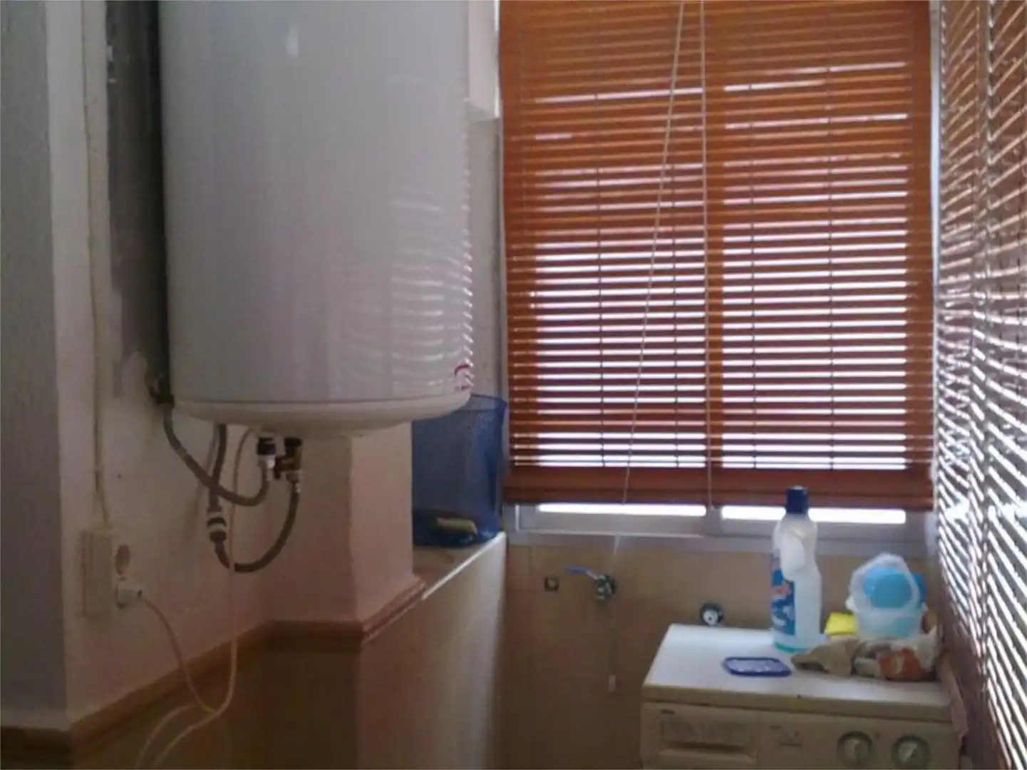 Room in Calle Julio Burell, 55, Linarejos Room in Calle Julio Burell, 55, Linarejos