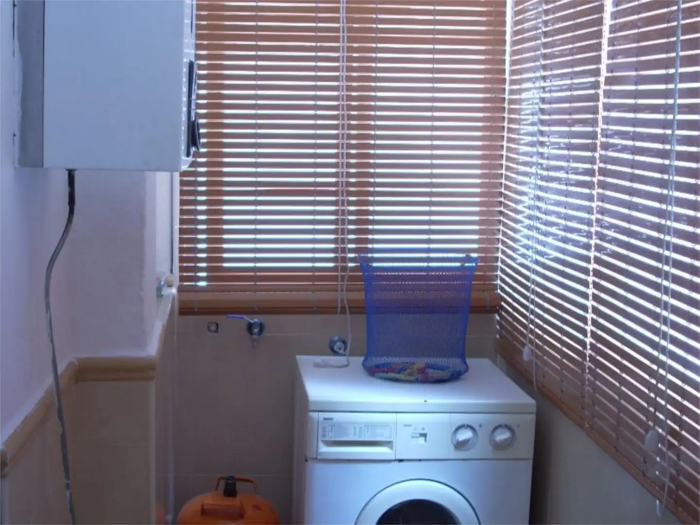 Room in Calle Julio Burell, 55, Linarejos Room in Calle Julio Burell, 55, Linarejos