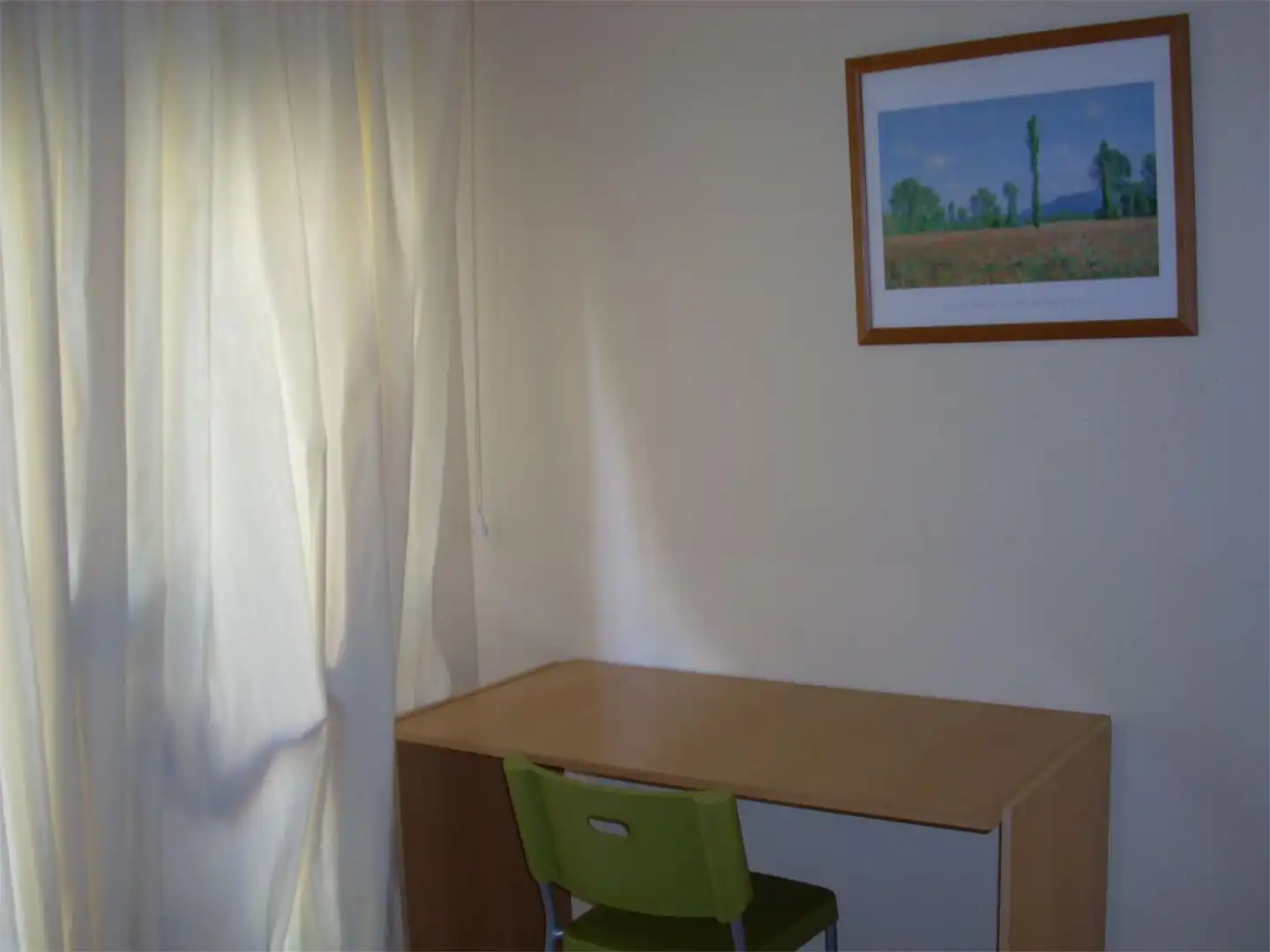 Room in Calle Julio Burell, 55, Linarejos Room in Calle Julio Burell, 55, Linarejos
