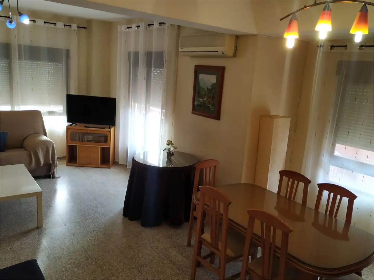 Room in Calle Julio Burell, 55, Linarejos Room in Calle Julio Burell, 55, Linarejos