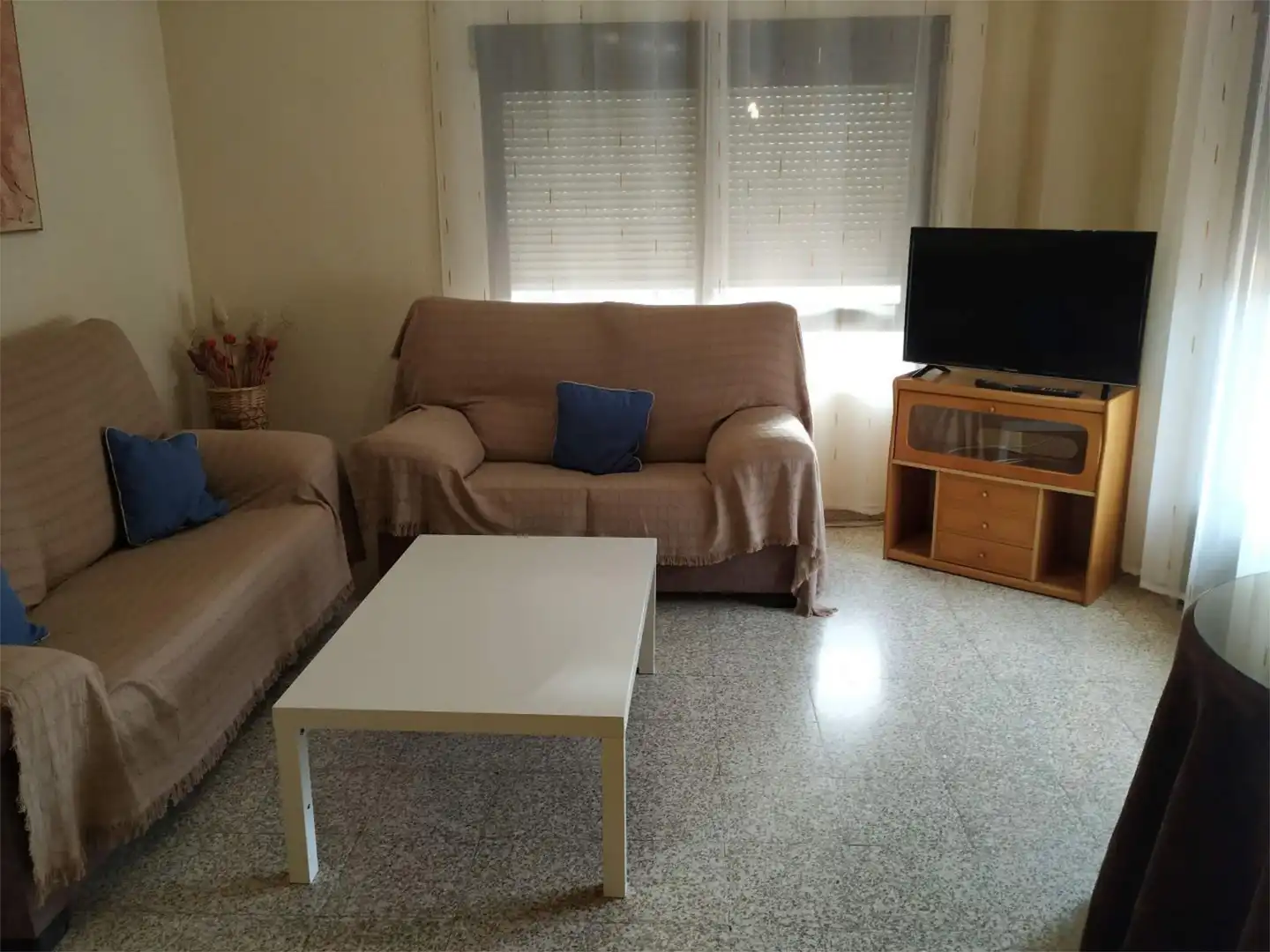 Room in Calle Julio Burell, 55, Linarejos Room in Calle Julio Burell, 55, Linarejos