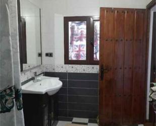 Bathroom of House or chalet for sale in Algarinejo