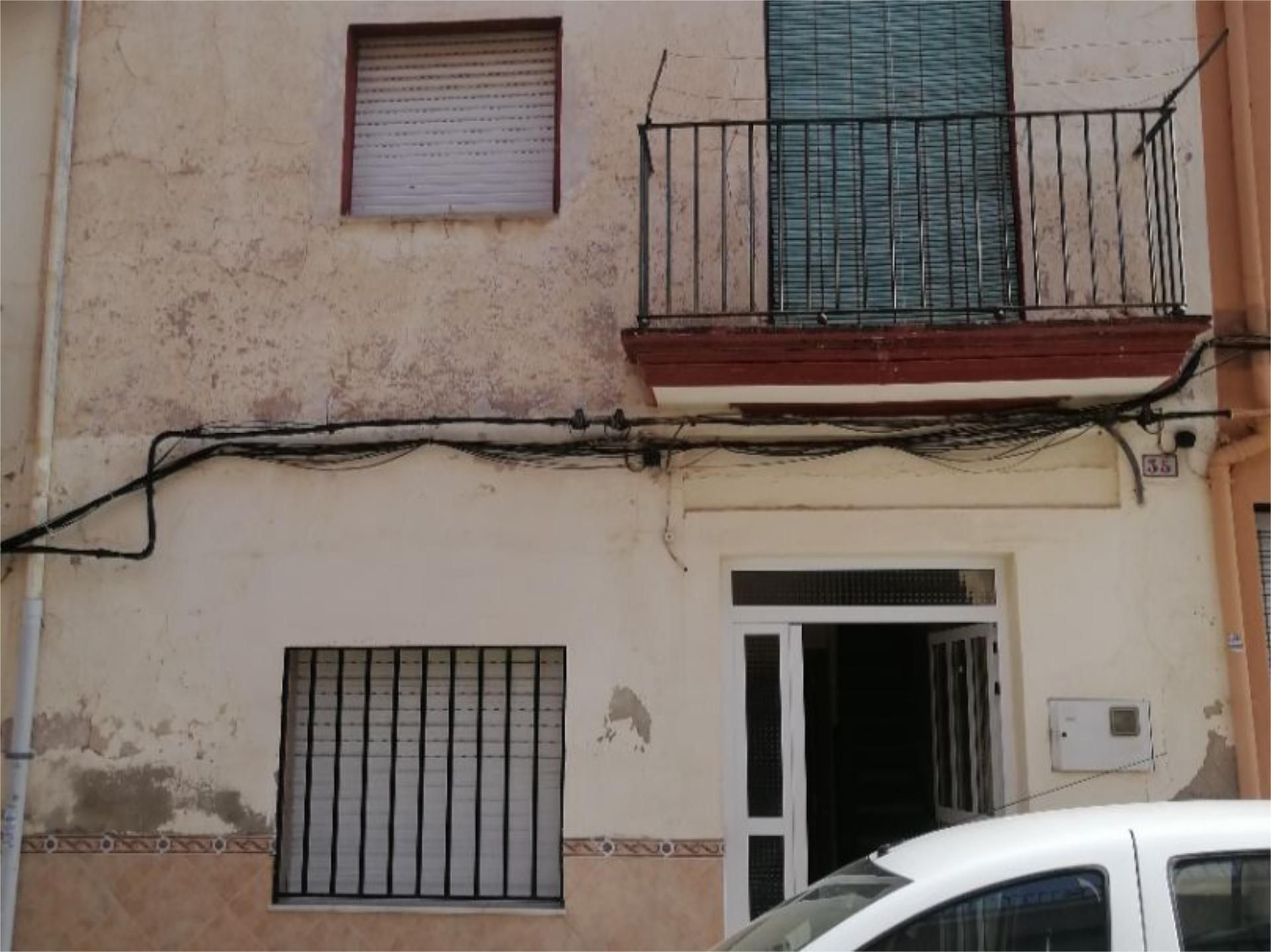 Vista exterior de Casa adosada en venda en La Vall d'Uixó