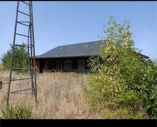 Vista exterior de Casa o xalet en venda en Fuentes de Carbajal amb Terrassa