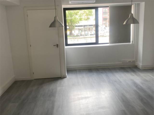 Oficina en Alquiler en Avenida Reyes Católicos, 26 en Reyes Católicos