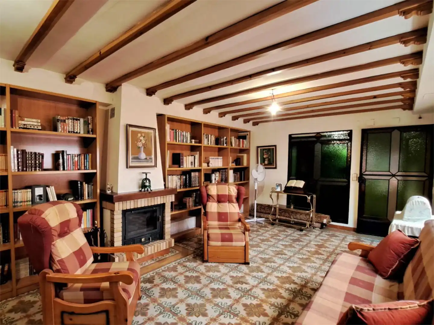 Casa adosada en venta en Calle del Seis de Junio, 84, Valdepeñas Sala de estar de Casa adosada en venta en Valdepeñas con Aire acondicionado, Terraza y Balcón