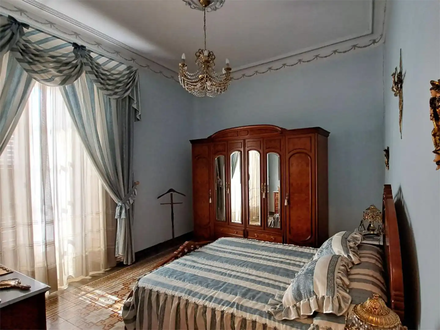 Casa adosada en venta en Calle del Seis de Junio, 84, Valdepeñas Habitación de Casa adosada en venta en Valdepeñas con Aire acondicionado, Terraza y Balcón