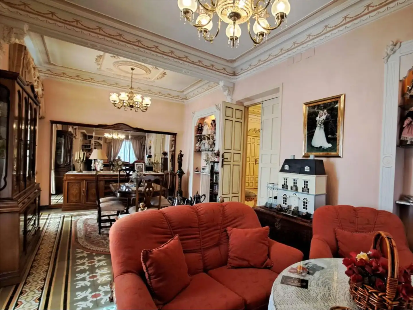 Casa adosada en venta en Calle del Seis de Junio, 84, Valdepeñas Sala de estar de Casa adosada en venta en Valdepeñas con Aire acondicionado, Terraza y Balcón