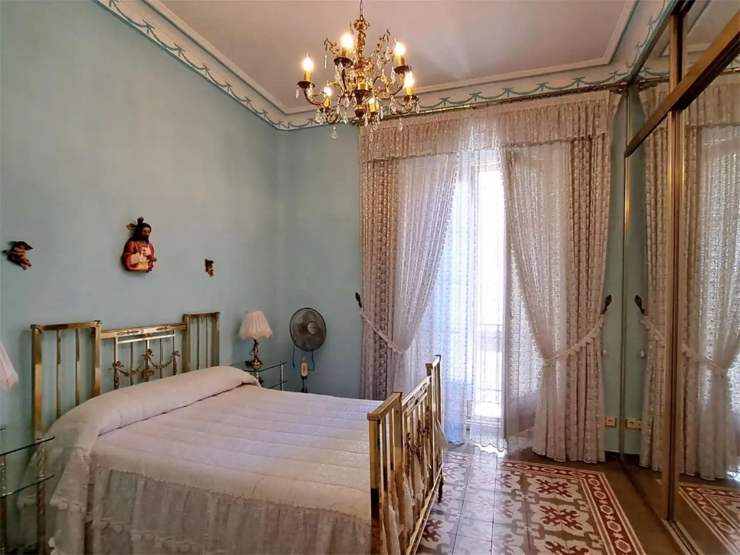Casa adosada en venta en Calle del Seis de Junio, 84, Valdepeñas Habitación de Casa adosada en venta en Valdepeñas con Aire acondicionado, Terraza y Balcón