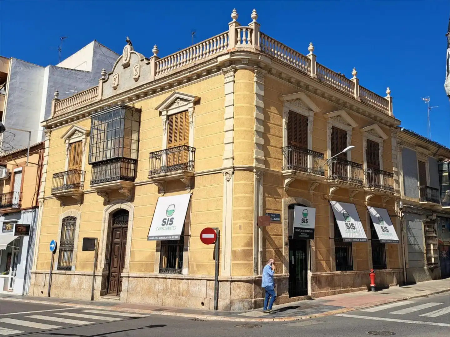 Casa adosada en venta en Calle del Seis de Junio, 84, Valdepeñas Vista exterior de Casa adosada en venta en Valdepeñas con Aire acondicionado, Terraza y Balcón
