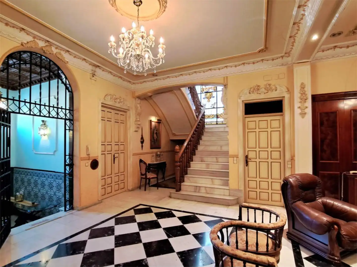 Casa adosada en venta en Calle del Seis de Junio, 84, Valdepeñas Casa adosada en venta en Valdepeñas con Aire acondicionado, Terraza y Balcón