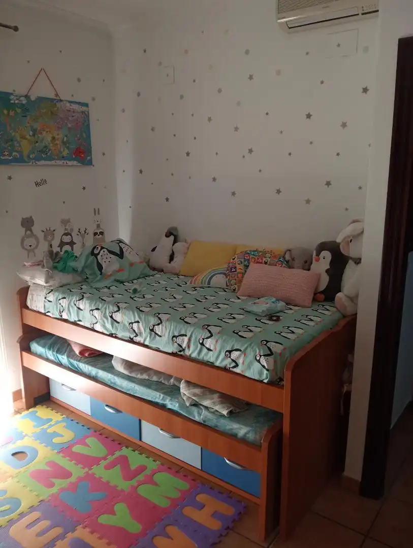 Casa adosada en venda a Calle Hermanos Niño, 25, Palos de la Frontera Dormitori de Casa adosada en venda en Palos de la Frontera amb Balcó