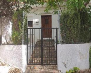 Vista exterior de Casa o xalet en venda en Robledo amb Terrassa