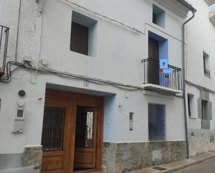 Vista exterior de Casa adosada en venda en Pina de Montalgrao amb Balcó