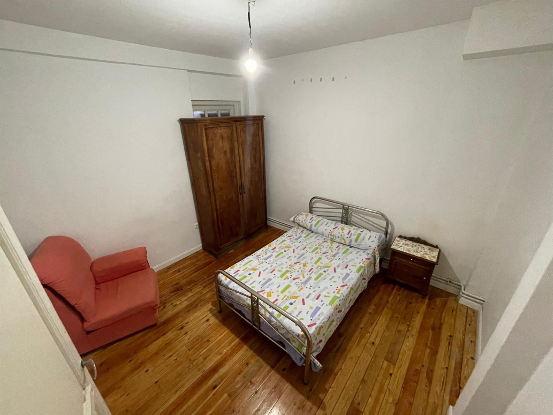 Bedroom of Study to share in Valladolid Capital  with Parquet flooring, Oven and Washing machine