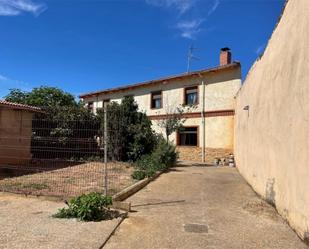 Vista exterior de Casa adosada en venda en Villamandos