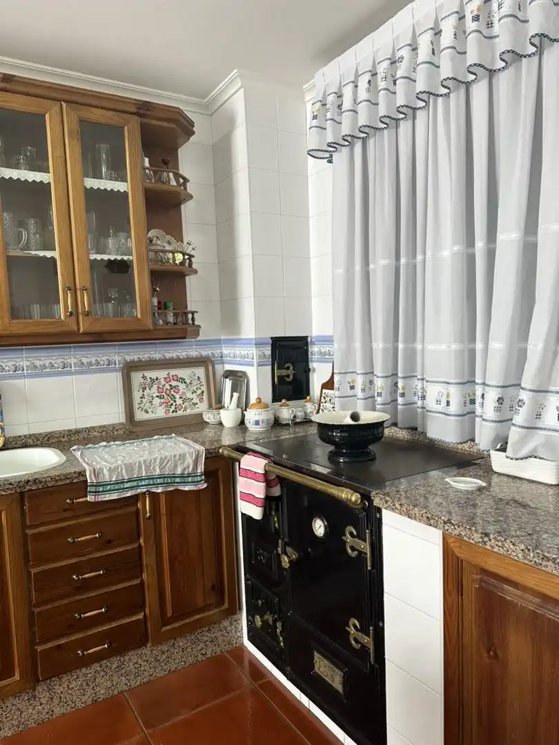Kitchen of Houses for sale in Villamartín de Don Sancho  with Heating, Parquet flooring and Storage room