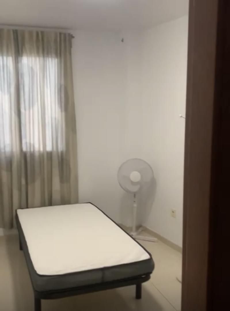 Dormitori de Pis per a compartir en San Cristóbal de la Laguna amb Moblat, Rentadora i Microones