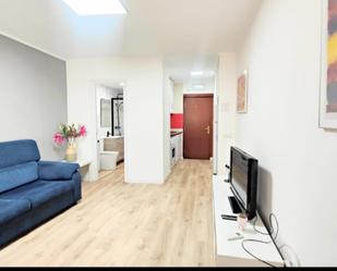 Sala d'estar de Apartament en venda en Torremolinos amb Aire condicionat