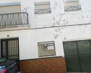 Vista exterior de Casa adosada en venda en Luciana amb Terrassa i Balcó