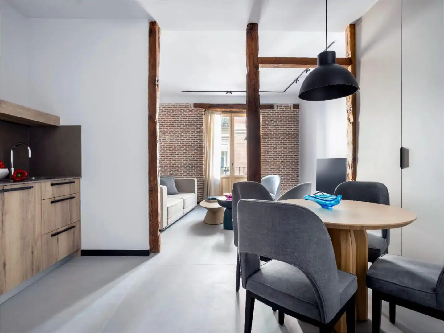Living room of Apartments for rent in  Madrid Capital  with Air Conditioner and Balcony