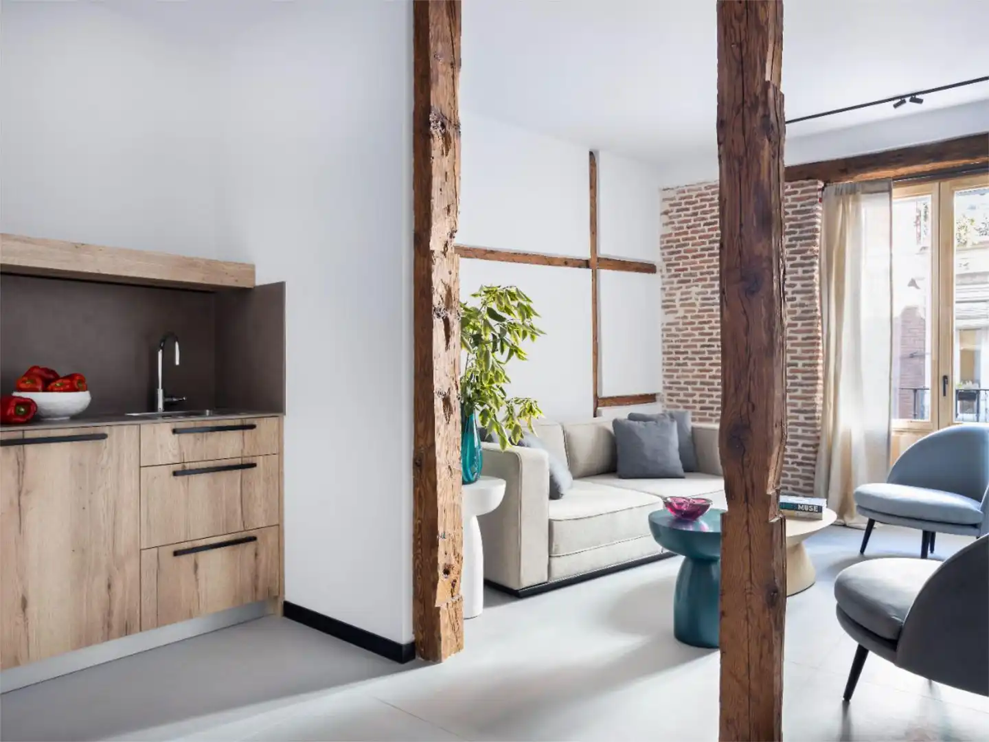 Living room of Apartments for rent in  Madrid Capital  with Air Conditioner and Balcony