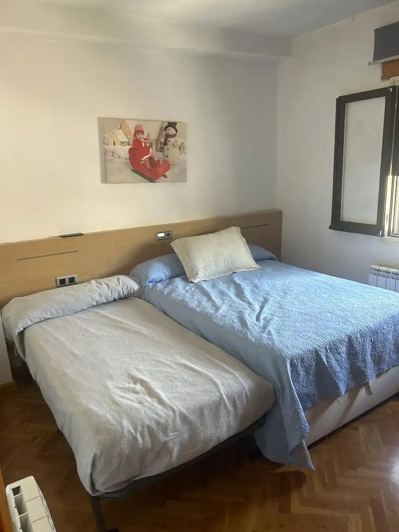 Bedroom of Flat for sale in Medinaceli  with Heating, Parquet flooring and Storage room