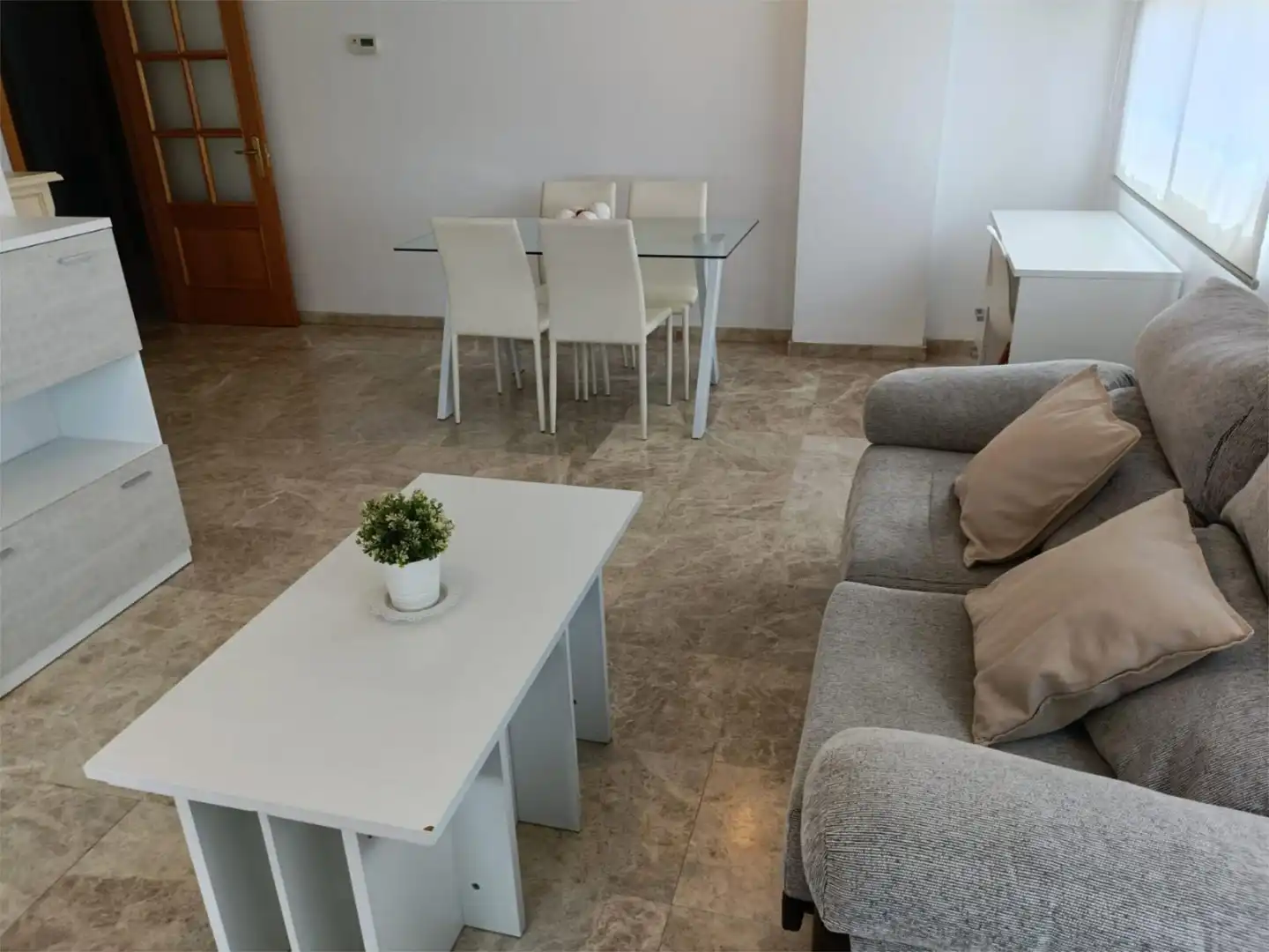 Flat for sale in Calle Héroes de Chernóbil, 1, Ollerías - San Cayetano Living room of Flat for sale in Córdoba with Air Conditioner, Heating and Swimming Pool