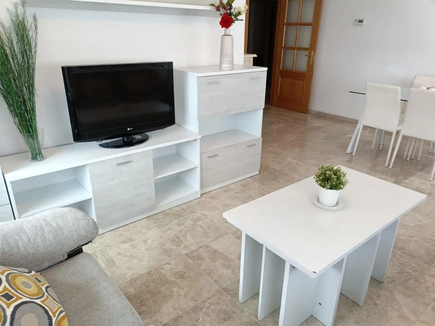 Flat for sale in Calle Héroes de Chernóbil, 1, Ollerías - San Cayetano Living room of Flat for sale in Córdoba with Air Conditioner, Heating and Swimming Pool
