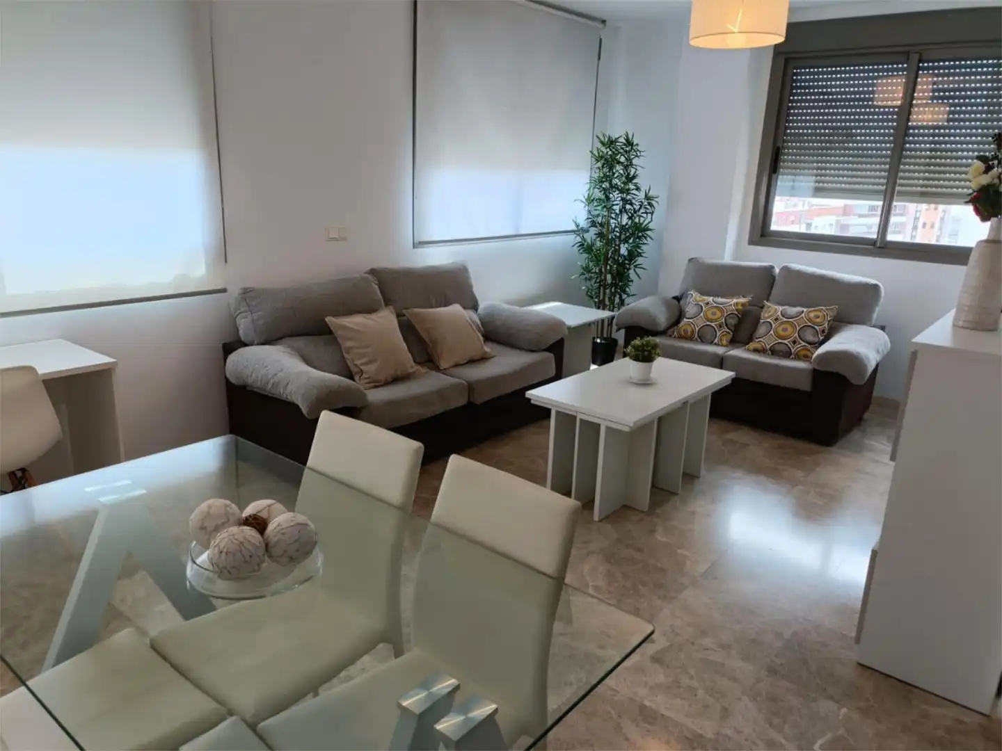 Flat for sale in Calle Héroes de Chernóbil, 1, Ollerías - San Cayetano Living room of Flat for sale in Córdoba with Air Conditioner, Heating and Swimming Pool